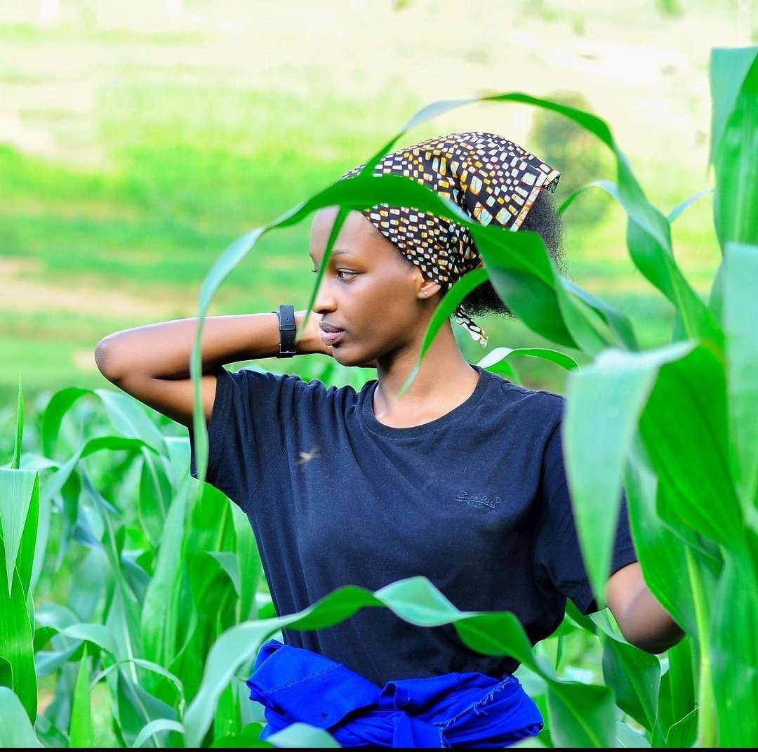 Today's agriculture is tomorrow's sustenance. African youth are the seeds of change in our agri-food system, sowing innovation, sustainability, and growth. Let's empower them to cultivate a brighter, greener future for all. 🥬🥦🫑🫘🍎🌽🍅 📷 @umuganwa27 #YouthInAgriFood #Africa