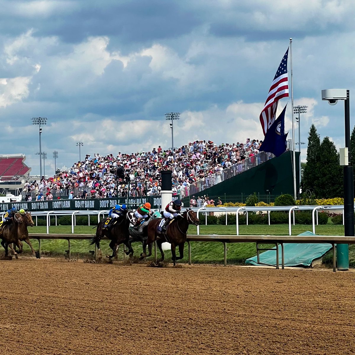 Views from Churchill… the 10 did Gun Runner proud #DerbyDay 🌹