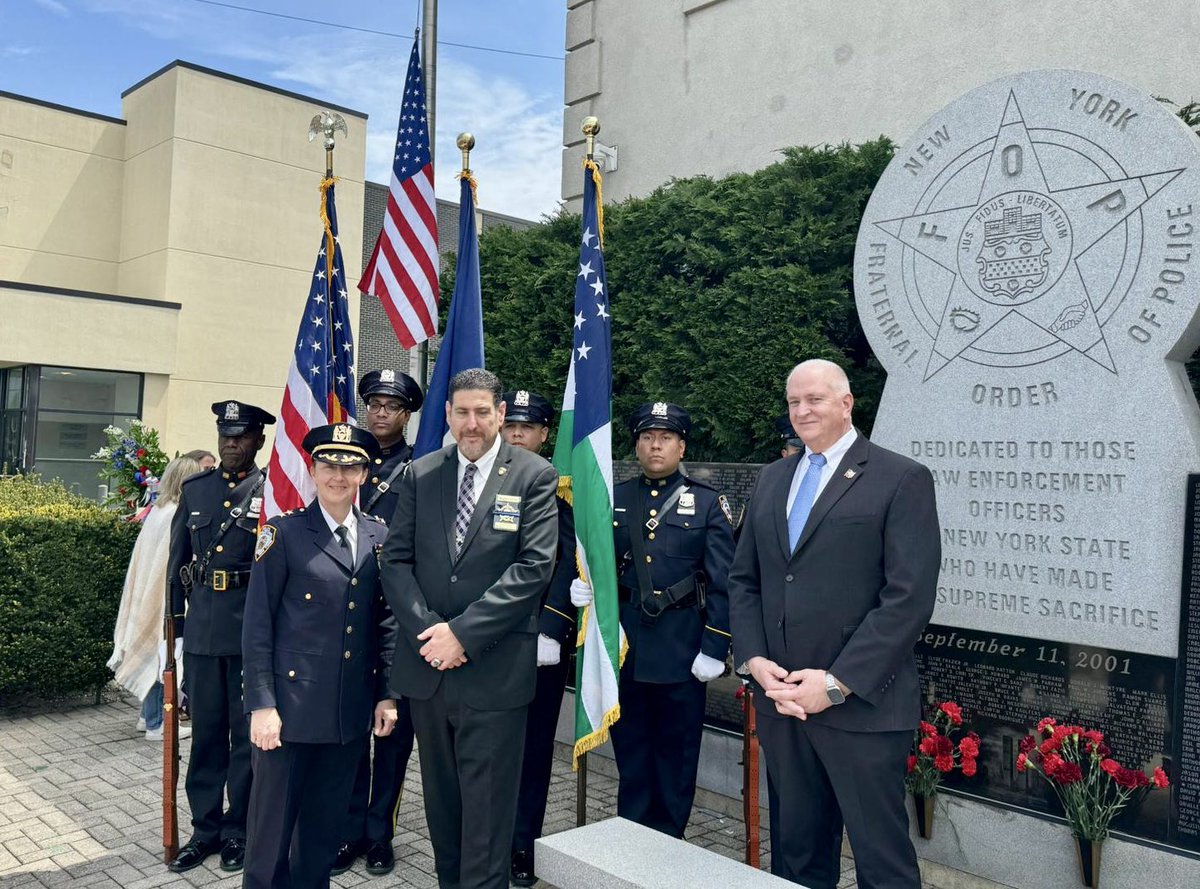 We gathered with our brothers and sisters in blue to honor all our Fallen Heroes at the @NYS_FOP Annual Memorial Ceremony. 

May all of them rest in eternal peace. 
#NeverForget
#FidelisAdMortem 
@NYPDnews