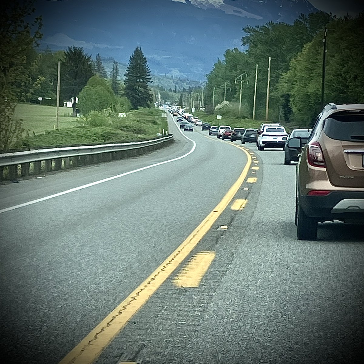 Every Afternoon on US 2 in WA State & worse on weekends.
@wsdot @wsdot_traffic @wsdot_north put that “Memorial” Roundabout in the wrong spot in Sultan. Placating a widow has helped no one in the Sky Valley. And w/the insane influx of Homebuilders it’s only getting worse. #FixUS2