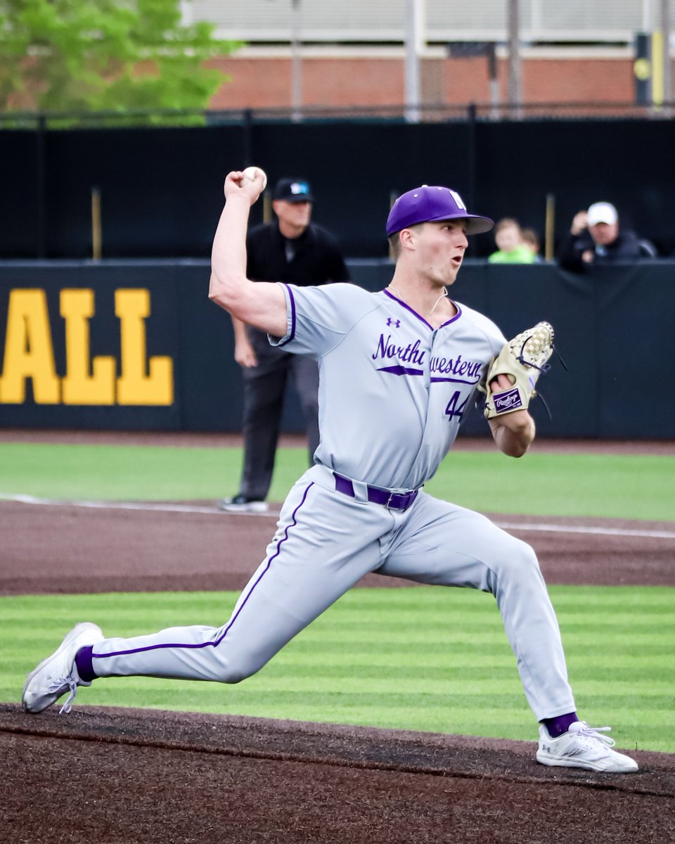 1-2-3 for @JDyke19 in the 3rd! Due up: Markinson, Freeman, Arnone T4 | NU 1, Iowa 0