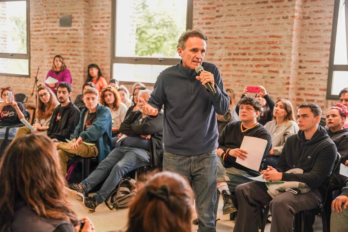 Junto a @gkatopodis, nos reunimos con jóvenes de distintas universidades en @unsamoficial para reflexionar sobre la situación de la educación pública y lo que dejó la marcha del 23 de abril. 

Un reclamo de la sociedad en su conjunto que trascendió a la comunidad universitaria.