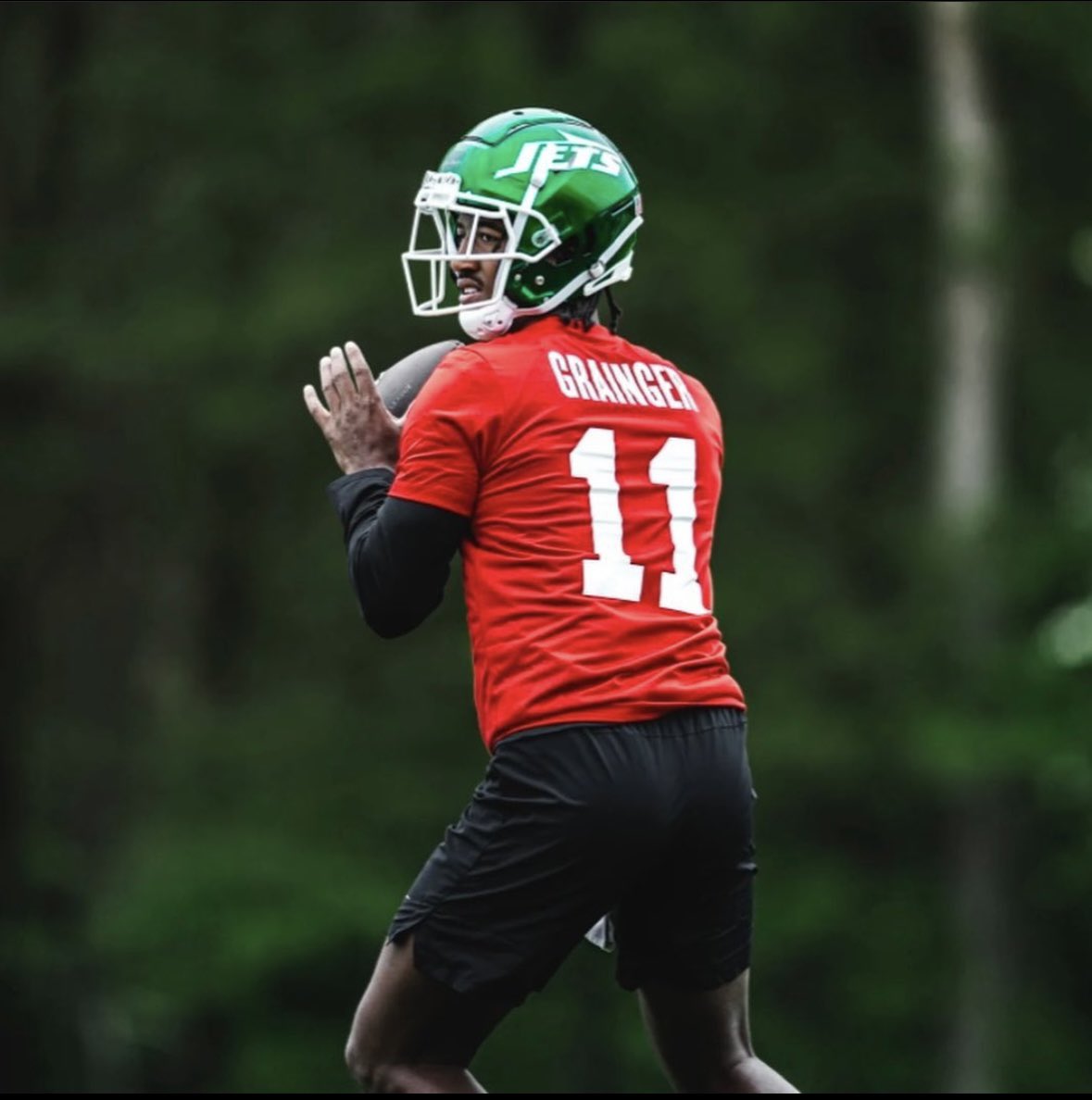 Former @GeorgiaStateFB Quarterback Darren Grainger getting work in today with the @nyjets. DG was invited to the team’s rookie mini camp. 📸 Peterson Sports Management on IG #PantherFamily #PantherPros