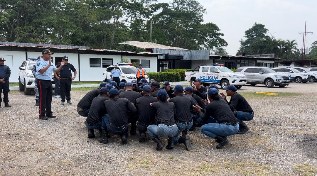 Supervisamos el proceso formativo de la 3era cohorte para el ingreso a la Brigada de Apoyo al Campesino (BAC), quienes iniciaron el curso hace un mes y avanzan fortaleciendo sus destrezas operacionales, para prestar servicios en el eje Barlovento una vez concluida esta etapa.