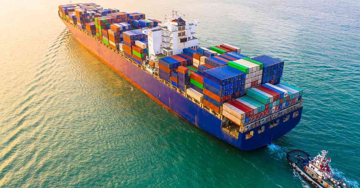 Do You Know How Much Cargo Can A Cargo Ship Carry?

Check out this article 👉 marineinsight.com/naval-architec… 

#CargoShip #ContainerShip #Shipping #Maritime #MarineInsight #Merchantnavy #Merchantmarine #MerchantnavyShips