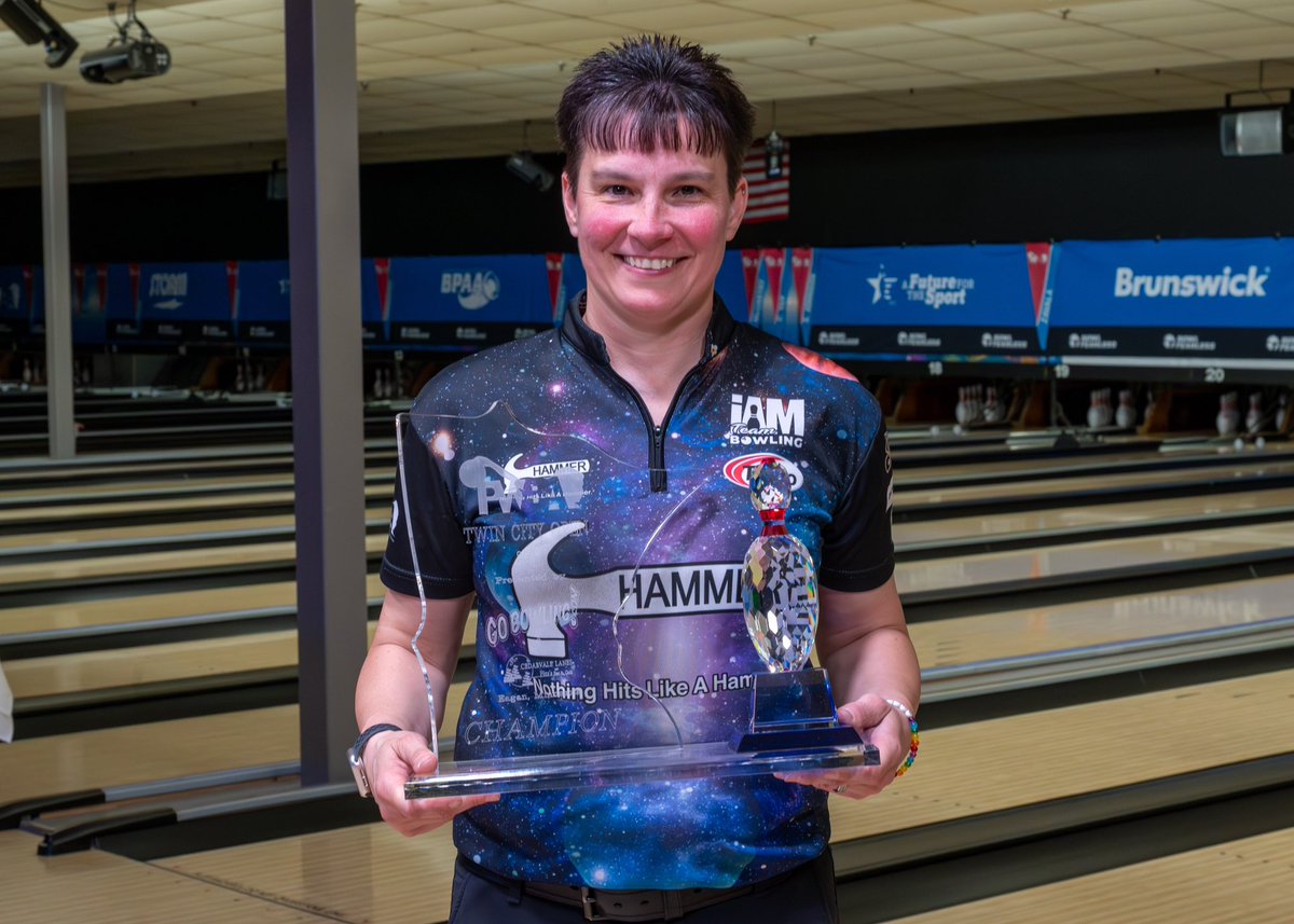 Shannon Pluhowsky defeats Verity Crawley 235-203! We have our winner of the PWBA GoBowling! Twin Cities Open, the first title of the season. 🎳🏆