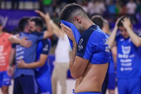 Después del ver el partido <a href="/AlziraFS/">Family Cash Alzira FS</a> - <a href="/ManzanaresFS/">ManzanaresFútbolSala</a>. Solo decir una cosa. 

Señoras y Señores. Somos unos privilegiados. 

Tenemos el MEJOR deporte del Mundo. 

¡Al que le gusta el fútbol sala, es bueno en algo! 

Y como diría mi amigo <a href="/gustavomunana/">Gustavo Muñana</a> ¡Saludos Futsaleros! 

⚽️❤️