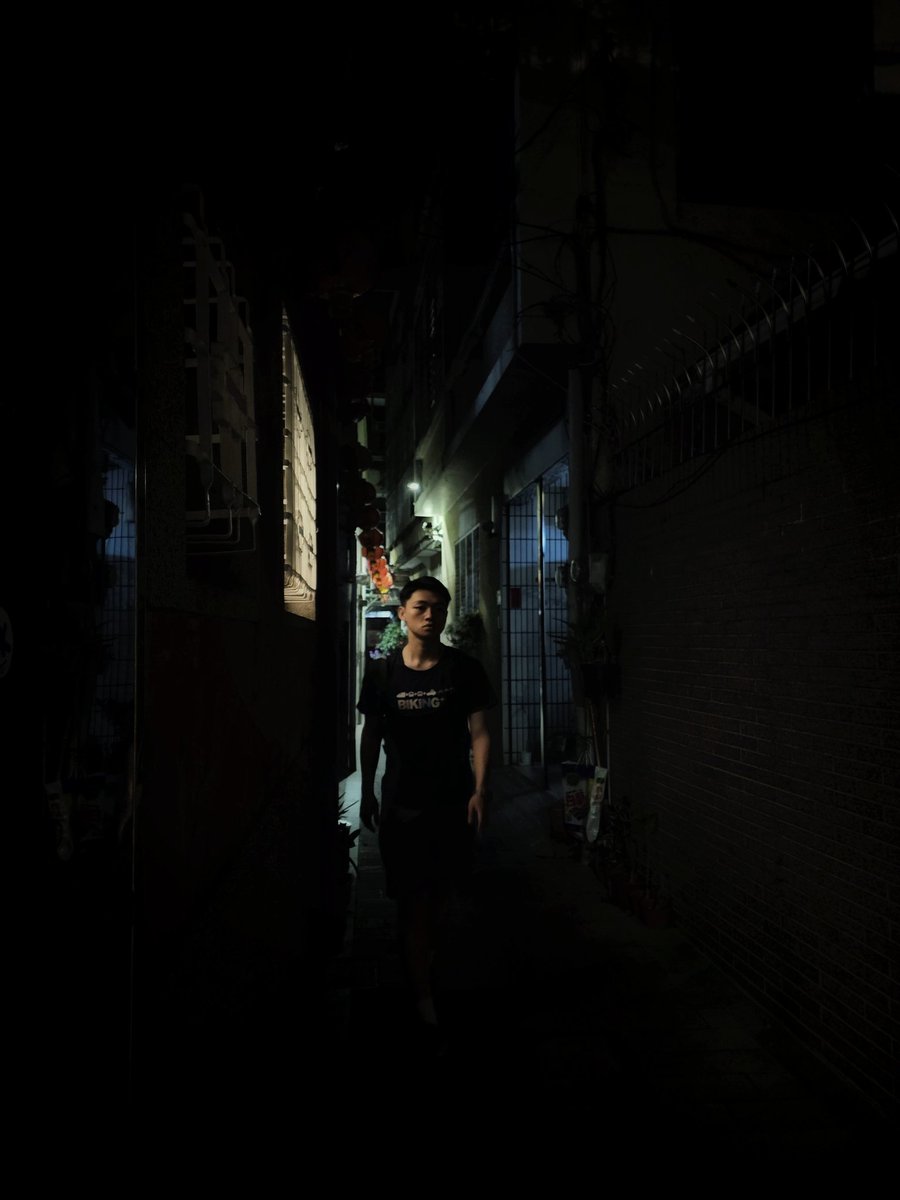 闇をあるく #台湾 #台南 #Taiwan #alley #nightphotography #portrait ©️skinskin