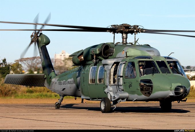 Brasil tem 26 Black Hawk, helicópteros enormes com grande capacidade para transporte e salvamento. 

Quantos estão trabalhando no RS ?