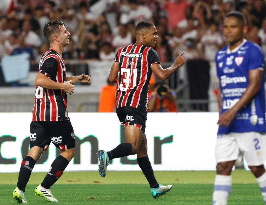 Juan pelo SPFC:
👕 31
🏆 Copa do Brasil 2023
#️⃣ 7️⃣0️⃣ jogos
💯 62% aproveitamento
✅ 38 vitórias (17 emp)
⚽️ 7 gols marcados (1g a cada 10j)
🆚 38 times
📍 25 cidades
🏟️ 30 estádios (MorumBIS: 30j 81% 23v 3gm)
#SPFCpédia