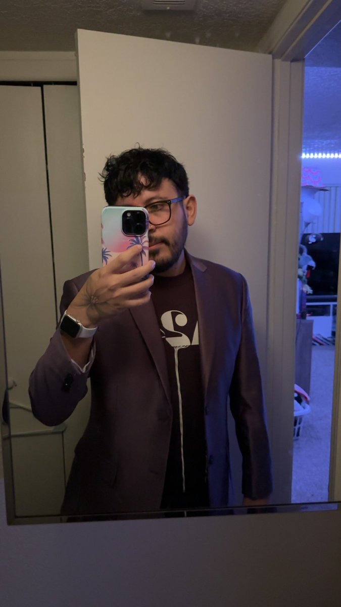 Depunked's tweet image. Last selfie no cheating