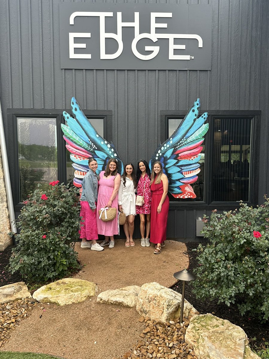 wineheimertours's tweet photo. Congratulations Sarah! Bachelorette weekend celebration on the Cheers Fun Bus by Wine-Heimer Tours LLC. Book your bachelorette party today 830-329-6608
#visitfredericksburgtx #bachelorette #girlsweekend #fredericksburg #fredericksburgtx #wine #winefun #hillcountrywine #partybus https://t.co/m8V9BPLMiz