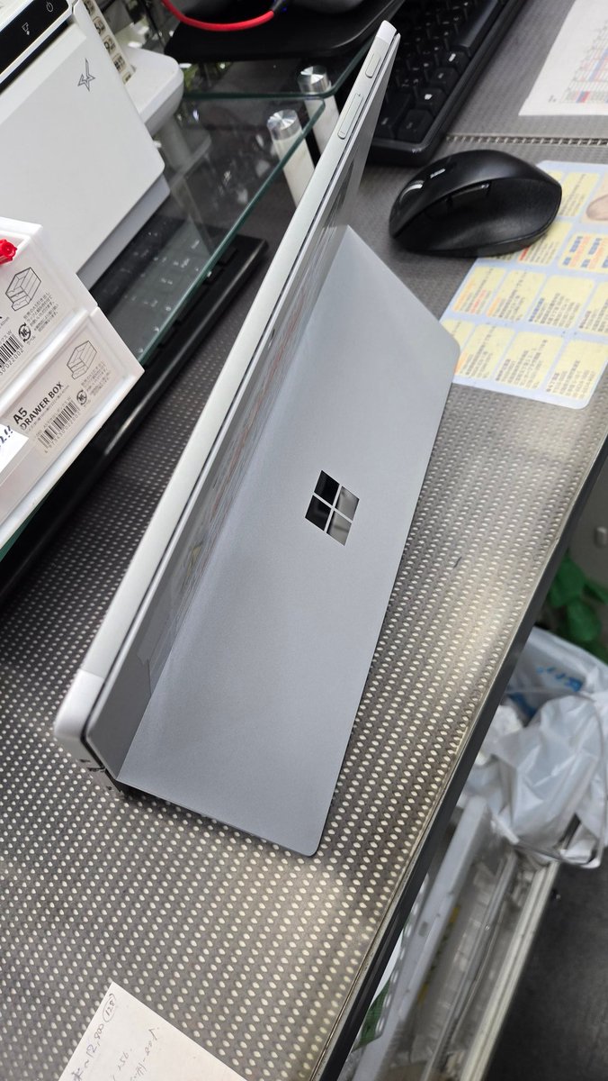おはようございます！5/5
#GWジャンクくじ 残り2日ですね！
本日の目玉は2つ目のSurface pro7です！
あたりも少なくなってきたので早めに引かないと無くなるかもしれません…
12時から！