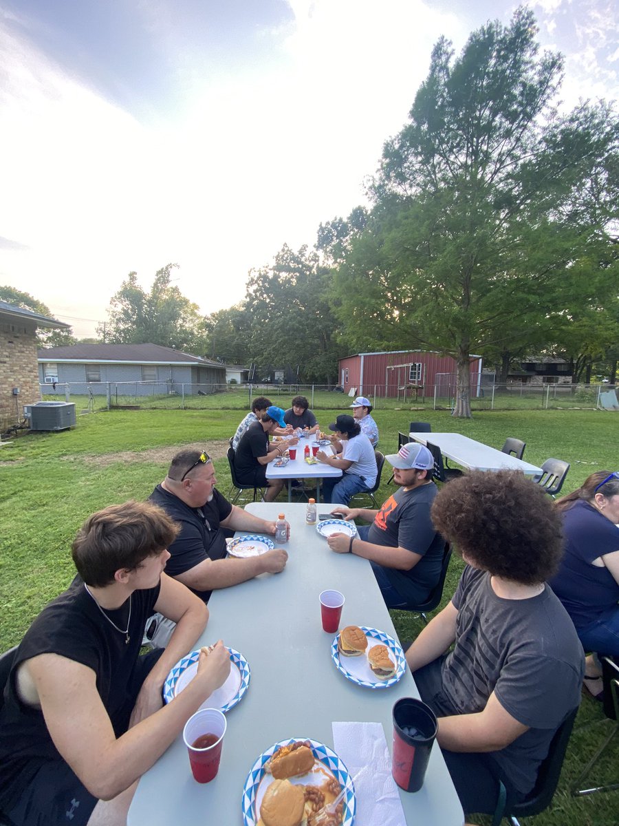 coach_lodes's tweet image. Always great having the OLine over‼️ It’s more about Friday nights. It’s about building relationships that extend past graduation into adulthood. #Family 
#BreakfastSquad