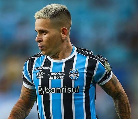 Torcida Santista, aceitaria o Soteldo de volta no Santos?
Gremistas, o Gremio deve comprar o Soteldo em definitivo?