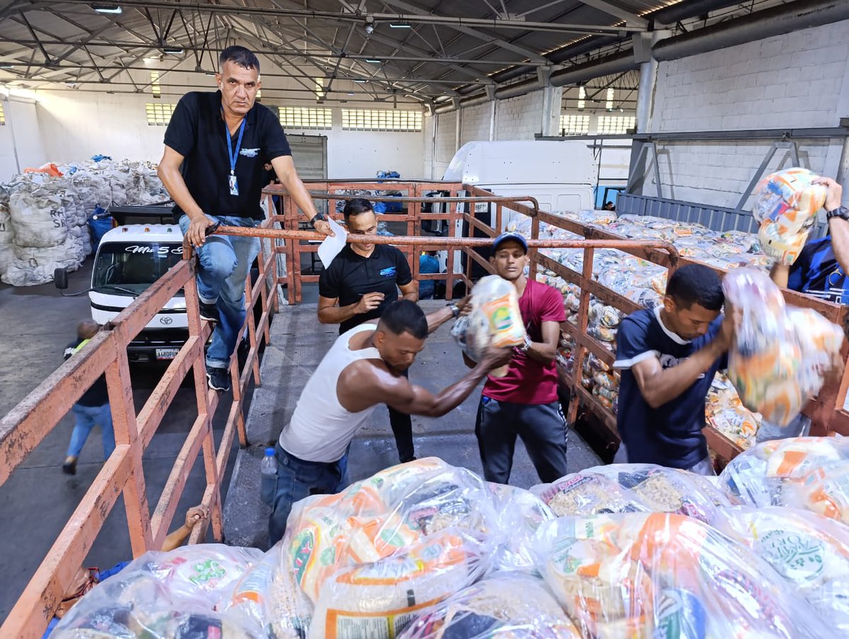 #SepaQue || A través de Alimentos de Sucre fueron distribuidos combos CLAP para el beneficio de 4 mil 217 habitantes del municipio Cruz Salmerón Acosta. 

@GPintoVzla
#SomosEspírituPatriótico