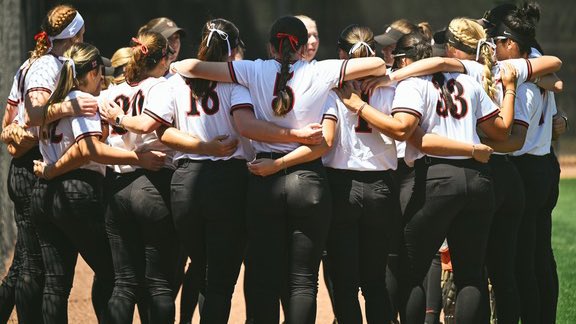 Tampa clinches the 2024 SSC Softball Regular Season Championship following a 10-2 win over Saint Leo this afternoon! It’s the third consecutive conference title for Tampa softball, seventh overall. 🌴☀️🌊🥎