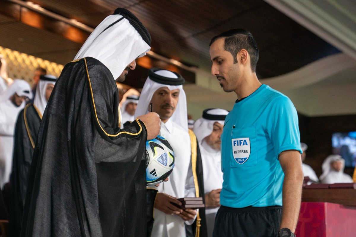 His Excellency Sheikh Joaan bin Hamad Al Thani, President of the Qatar Olympic Committee, crowns 
 @alwakrah_sc team champions of the #QatarCup2024 

🔗 qsl.qa/en/node/18180