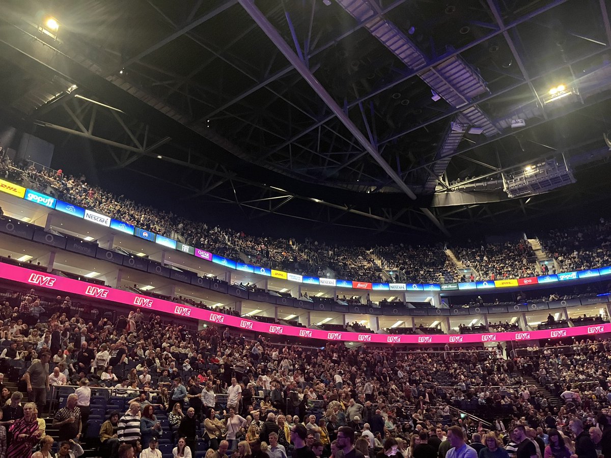 John_reen01's tweet photo. @FryRadio @maritimeLDN @SteveKPhillips @TheO2 And what a fantastic, hilarious evening it was too. https://t.co/OQ9FomiORI