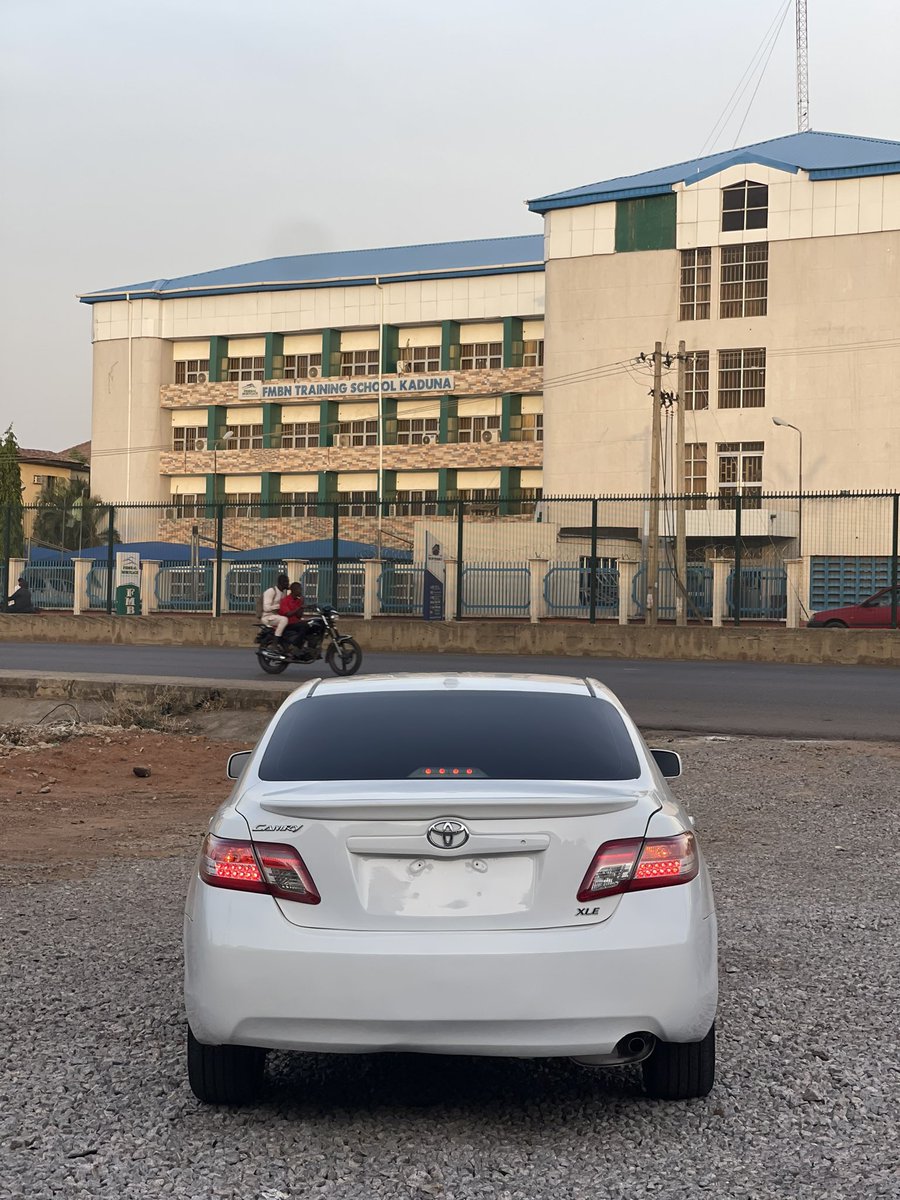 EXTREMELY CLEAN TOYOTA CAMRY 2011 MODEL PRICE 6.5M LOCATION KADUNA CALL 08069061164