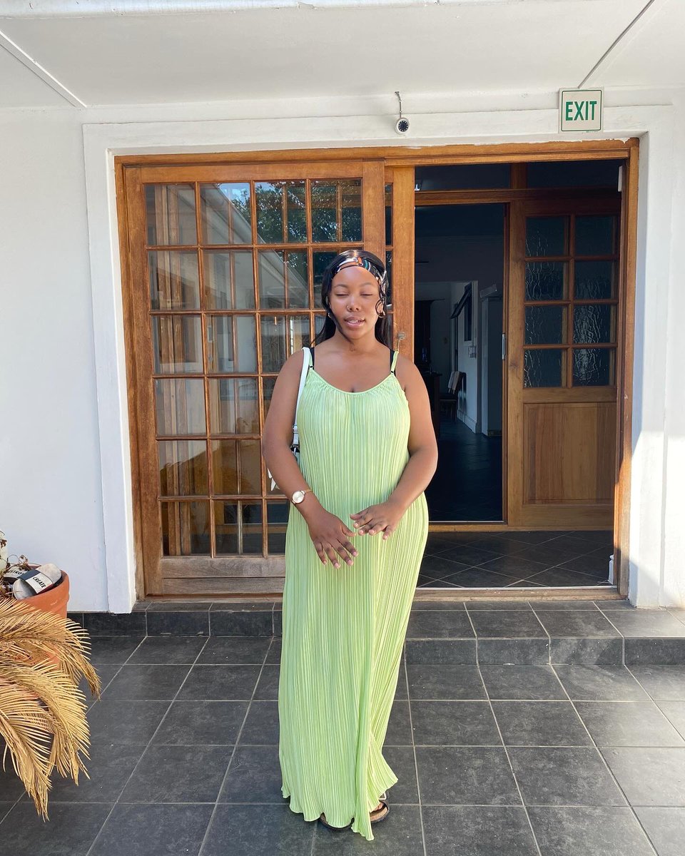 rayi_siphokazi's tweet photo. 🥰💚 God bless these 20 somethings
#fyp #explore #new #ootd #imama #ContentCreator #YouTube #BlackGirlMagic #lifestye #beauty #skincare #hair #microinfluencer https://t.co/iERZbY4Jys