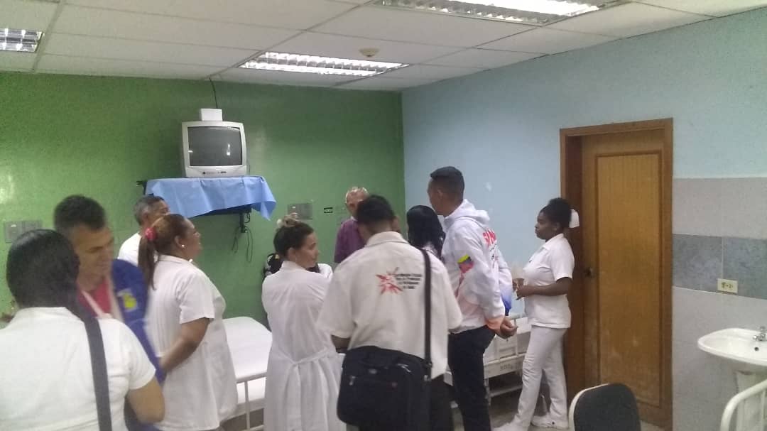 Se realiza recorrido , intercambio con pacientes y colaboradores de la MMCV Táchira por parte de la Vice Ministra de Salud Dra. Maira Oviedo #CubaPorLaVida #CubaCoopera