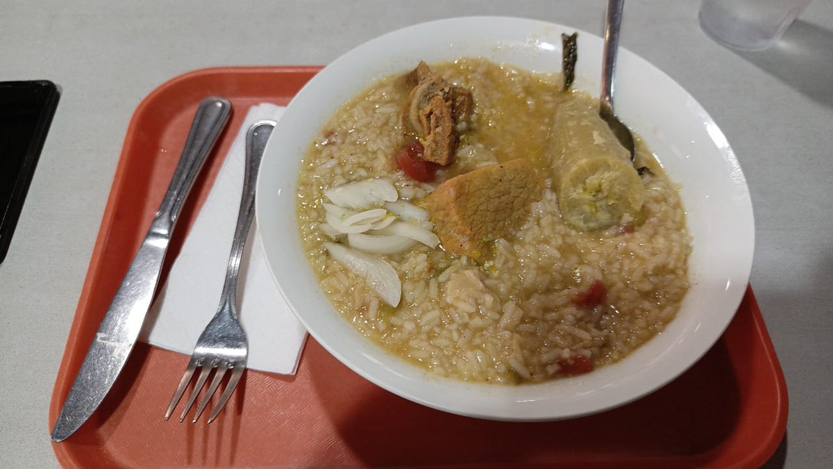 En #Nicaragua tenemos un riquísimo gusto en la comida y el día de hoy en #SoberaníayDignidadNacional me lancé mi respectivo arroz aguado para darme fuerzas y darlo todo en la caminata seguimos #UnidosEnVictorias