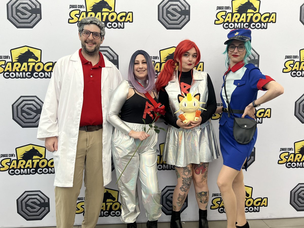 Saratoga Comic-Con was a blast! Thanks for an amazing day @TurboWitch_ @RaeBae_Plays @KrillinOnTwitch ✨