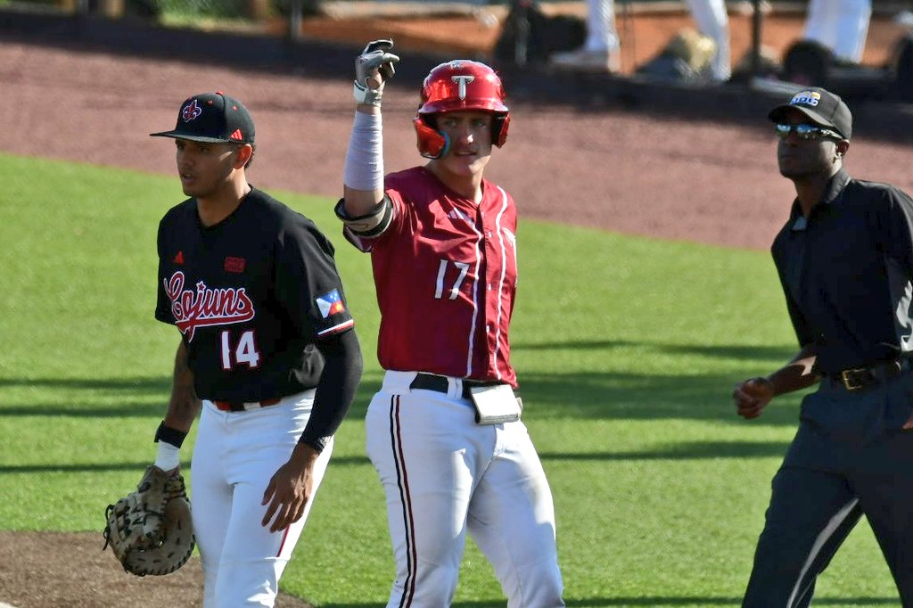 Brooks Bryan delivers again for @TroyTrojansBSB, following up his 4th inning solo homer with a 2-run single off the RF wall on a 95 mph heater from nasty low-slot reliever LP Langevin. Troy surges ahead of Louisiana 4-2 with 3 runs in the 5th. Great atmosphere here.