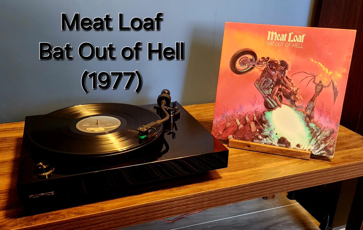 Next up... 🤘💿🎶

Meat Loaf: Bat out of Hell (1977)

#vinyl #vinylcollection #vinylcollector #vinylcollectors #vinylrecord #vinylrecords #record #recordcollection #recordcollector #meatloaf #batoutofhell #paradisebythedashboardlight #classicrock #hardrock