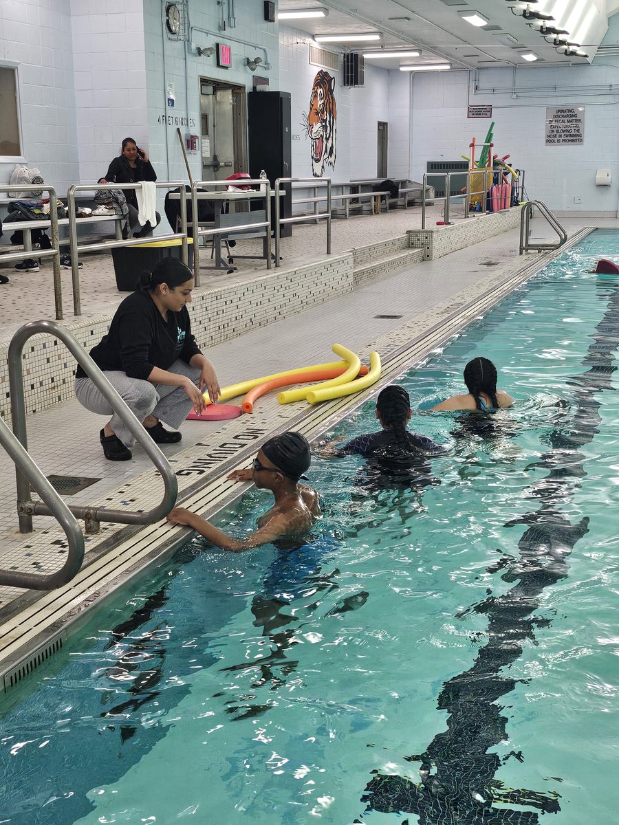 Saturday swim clinic for 7th and 8th graders at the Bushwick Campus #bushwickfuturelifeguards #bushwickstronger