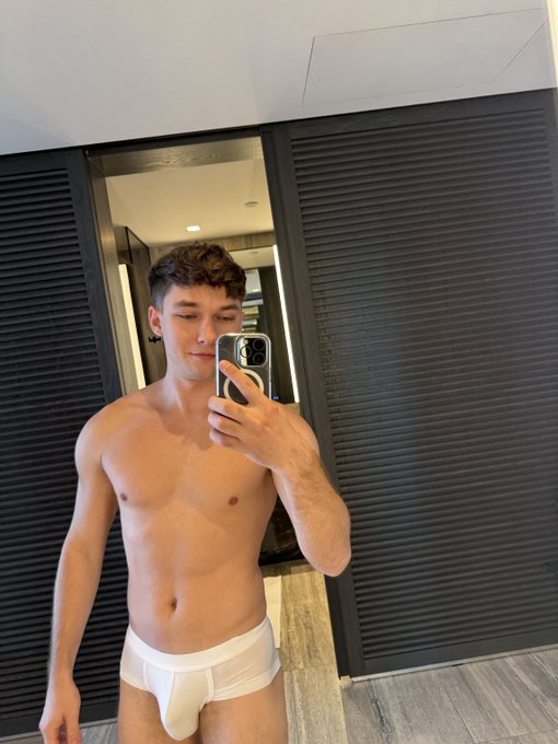 Hey;) https://t.co/AViBXc5Qiz