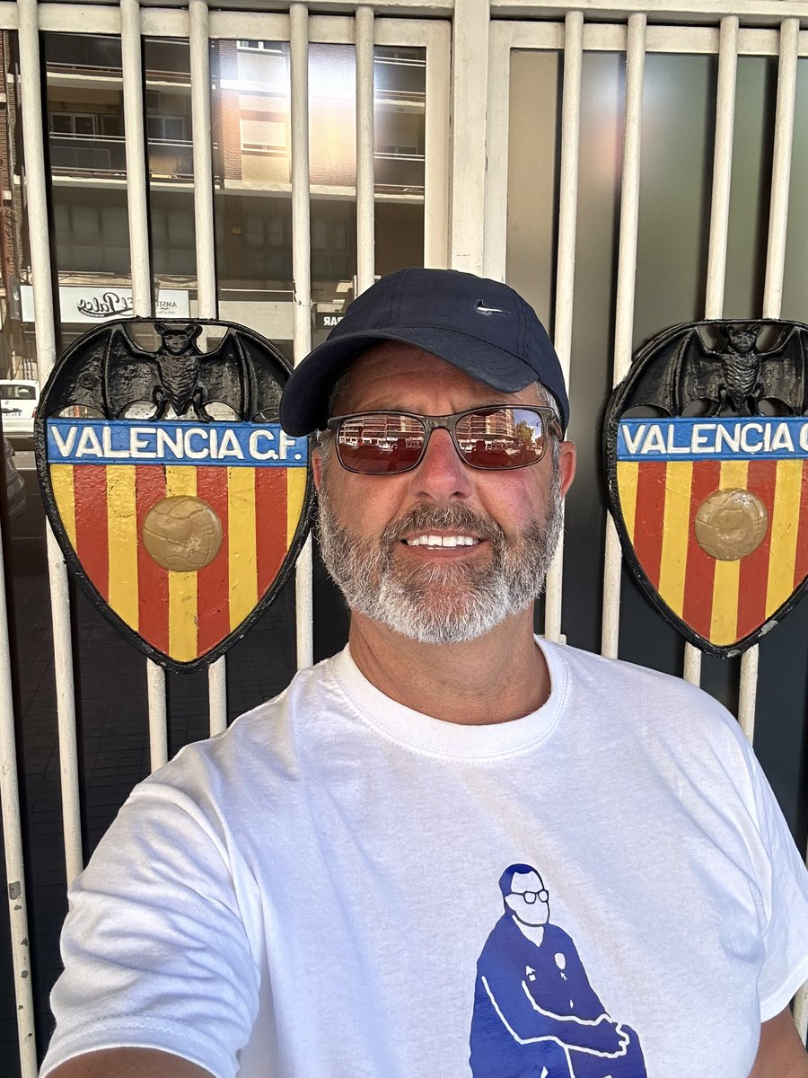 RobboRobbins1's tweet image. Needed to escape the current drivel and remind myself of where I was in 2001.  Loved talking about Pablo.  #lufc #ValenciaCF
