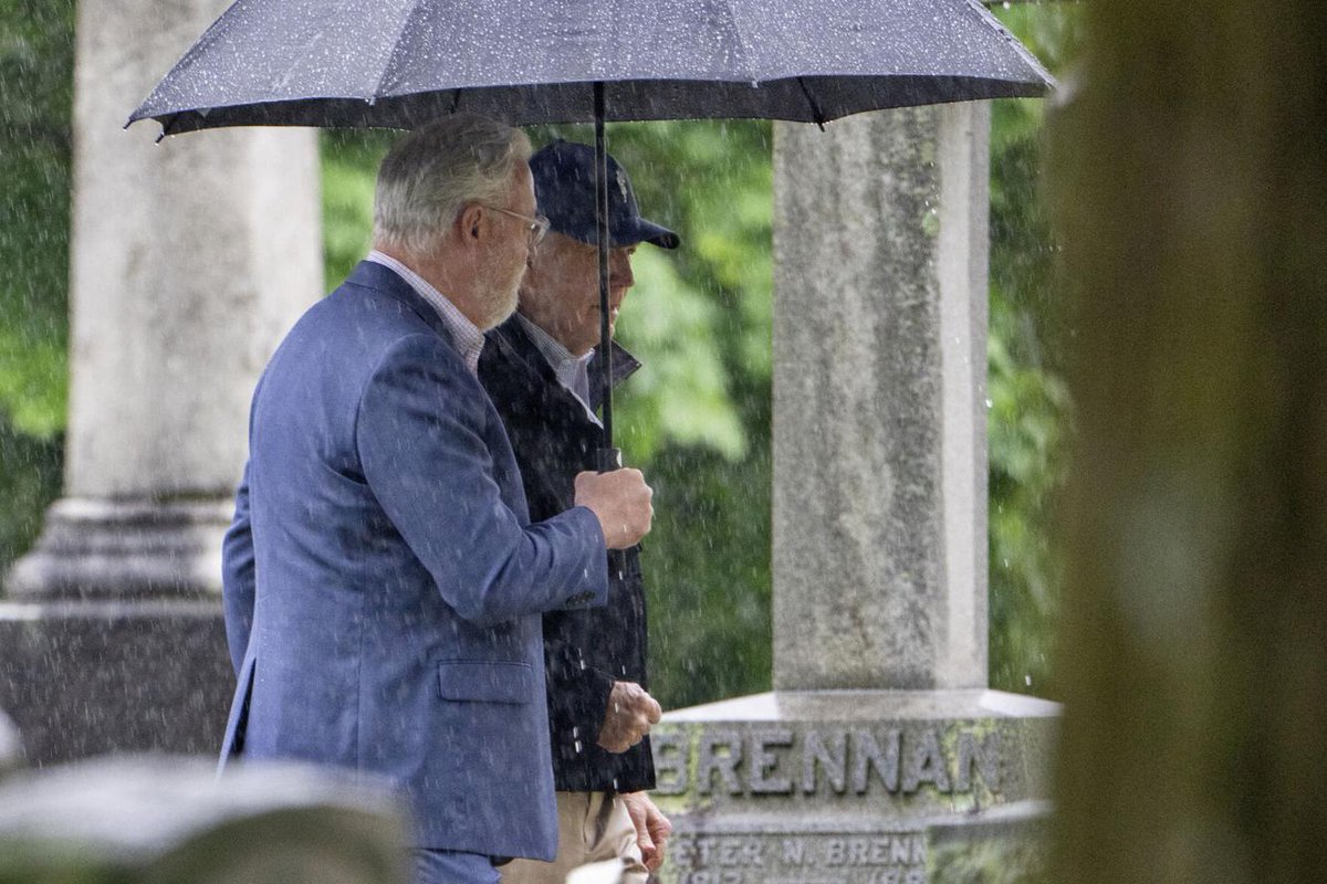 Rain or shine, President Biden faithfully attends church.

Still no word on when the last time soon-to-be felon and well-known pervert Donald Trump attended services. Yet the Christian Conservatives love him.

Make it make sense. 🤷