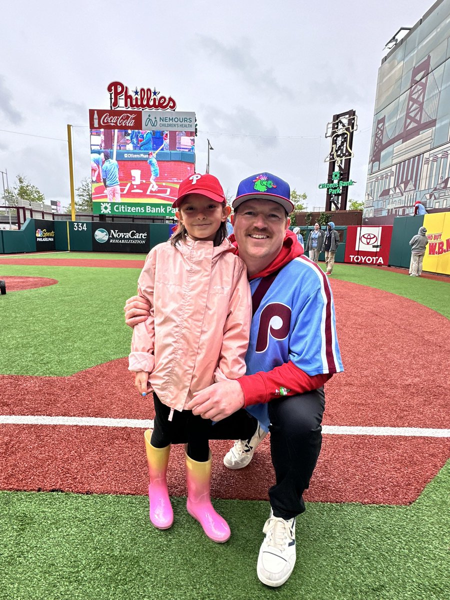 JNeyhartPA's tweet photo. This was a pretty cool moment. @daneeeerae. https://t.co/wFsqdeU3Pu