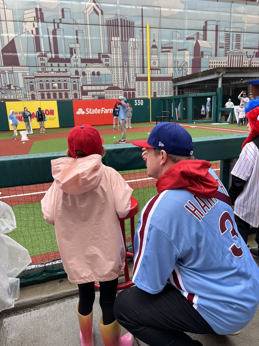 JNeyhartPA's tweet photo. This was a pretty cool moment. @daneeeerae. https://t.co/wFsqdeU3Pu