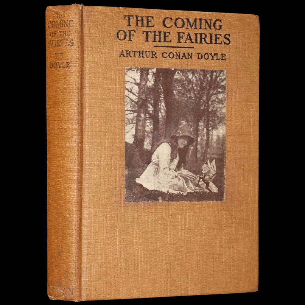 'The Coming of the Fairies.' This 1922 first edition explores the captivating Cottingley Fairies case. A true blend of fantasy and reality! mflibra.com/collections/br…
#BookWithASoul #MFLIBRA #OwnAPieceOfHistory #CottingleyFairies #ArthurConanDoyle #VintageBooks #BookCollectors