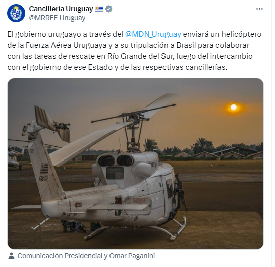 #MVDNoticias 🇺🇾 🇧🇷 El gobierno uruguayo anunció mediante un comunicado de @MRREE_Uruguay, el envío de un helicóptero a Brasil con personal especializado en catástrofes para colaborar con las tareas de rescate por las inundaciones. 👉 Con casi 40 personas muertas confirmadas…