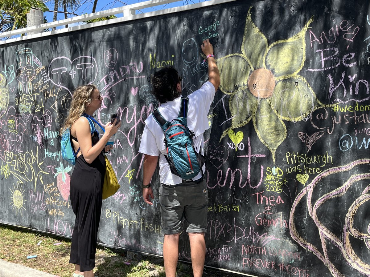 Step into a world of creativity at the @SunFestFL Creative Arts Village! 🎨 Immerse yourself in live artist demonstrations, interactive installations, and unique shopping experiences featuring regional artisans. Learn more: SunFest.com #wpbARTS #SunFest