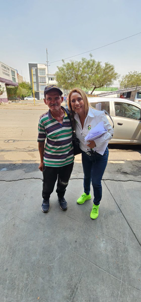 IvonneMacielF's tweet photo. Saludando y presentando nuestras propuestas a la comunidad de Presidente Adolfo López Mateos y Refugio Vilchis en Granjas Valle de Guadalupe, Ecatepec de Morelos. Juntos, trabajemos por un futuro mejor y más próspero para todos. 💚✨ #ConIvonneVa #MujeresQuePiensanEnGrande https://t.co/7S3UA6lCbn