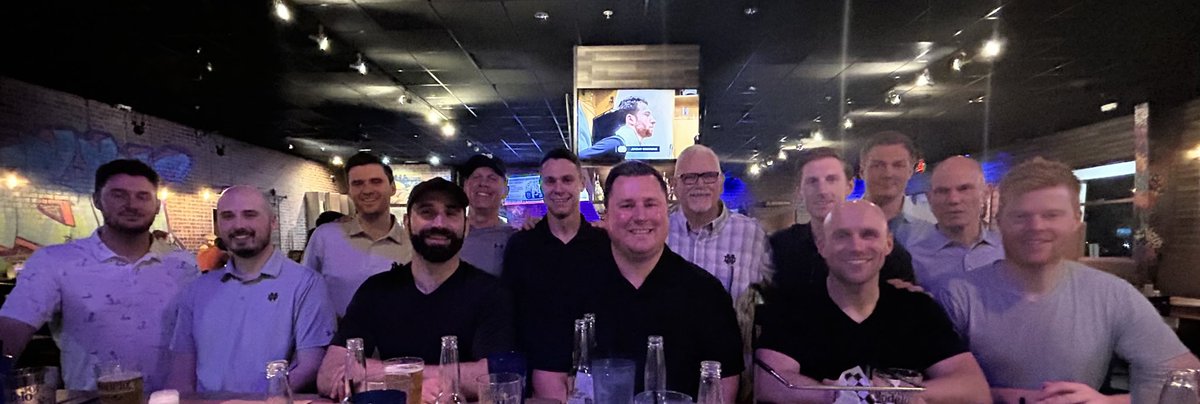 Just some Irish alums and coaches (past and present) watching the #NHLPlayoffs2024, and former volunteer coach Jim Montgomery ☘️ #GoIrish