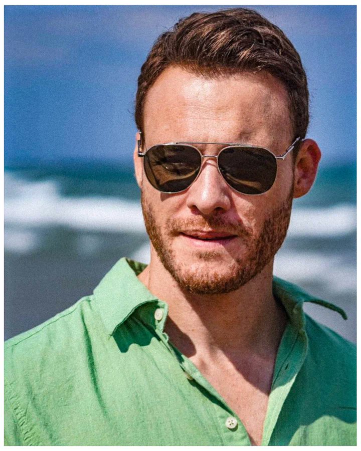 @_Arnav_Khushi_ #30DaysWithTheBursin
#KeremBürsin