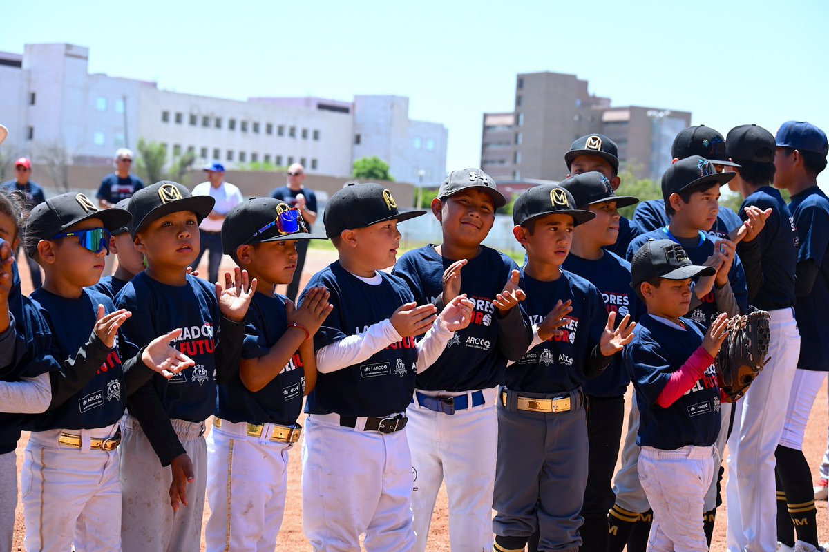 Hoy el programa Lanzadores del Futuro estuvo presente en Ciudad Obregón 🤩🤝 La Liga Municipal recibió el apoyo de @arcogasolina, @ligaspequenas y de la LAMP, buscando que los niños y niñas puedan practicar de mejor manera el beisbol 🧒👧⚾️ Lanzadores del futuro, es Donde los…