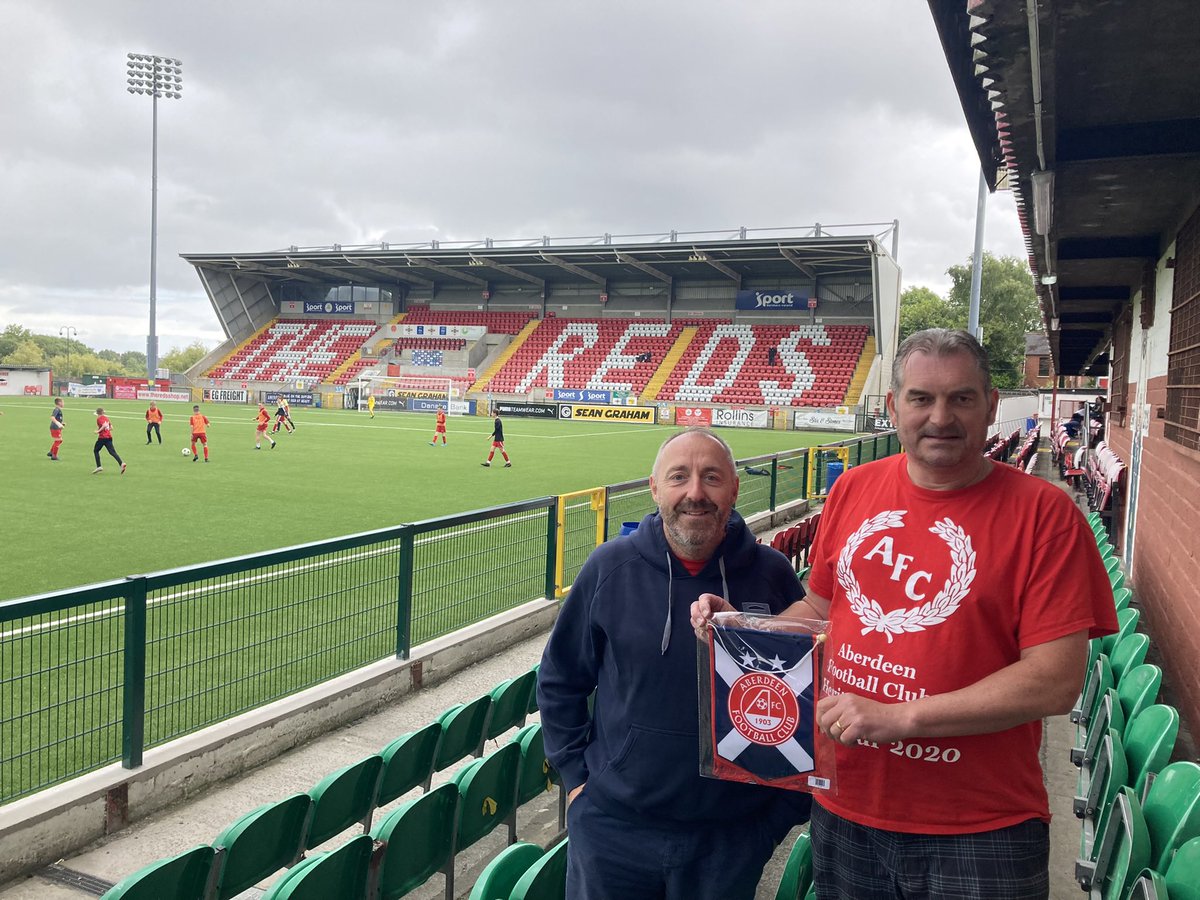 Congratulations to the Belfast Reds Cliftonville for their first Irish Cup win since 1979. @AFCHeritage visited Solitude on our Emerald Isle tour in 2022 and the @AberdeenFC pennant is to be found in the @cliftonvillefc club rooms