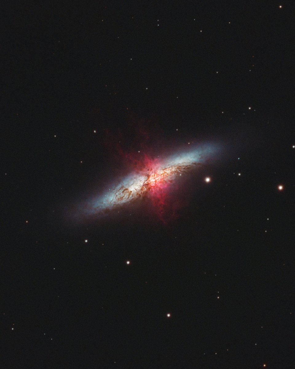 The Cigar Galaxy in Ursa Major 📷 8 hours of total exposure time with my camera and telescope!