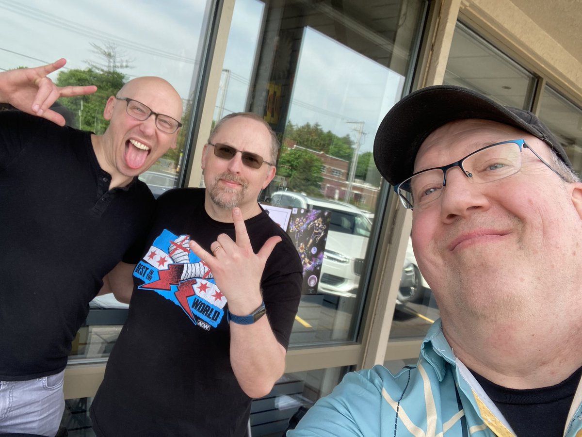 Had a blast at Dreamland Comics in Libertyville, IL with @markstegbauer & @albonia ! Books were sold, and we did free sketches for the kids! #fcbd2024 #Comics #indiecomics