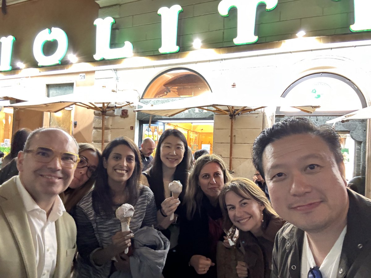 Taking in some of the local flavor at #RomeLung24 - ready for some great talks tomorrow! @FedericoCappuz1 @marinagarassino @JessicaJLinMD @ChristianRolfo @ProfSiowMingLee @fred_hirsch @DrJNaidoo @HosseinBorghaei