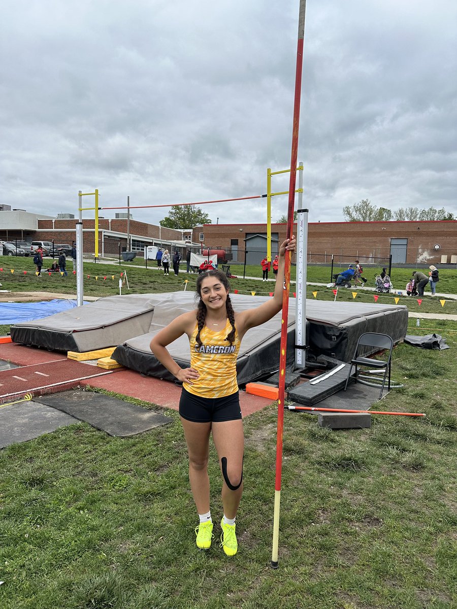Isabella Flores is MOVING ON!! She placed 3rd in the Pole Vault today! #TakeFlight 🪽🪽