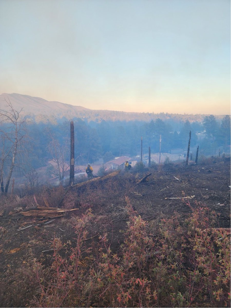 Oakmont Fire Update: As of 5 p.m. the fire’s containment is 30%. Total fire acreage has been downgraded to 65 acres, following a re-walk of the fire's perimeter. Containment lines held throughout the day. 
nmfireinfo.com/2024/05/04/oak…
#nmfire