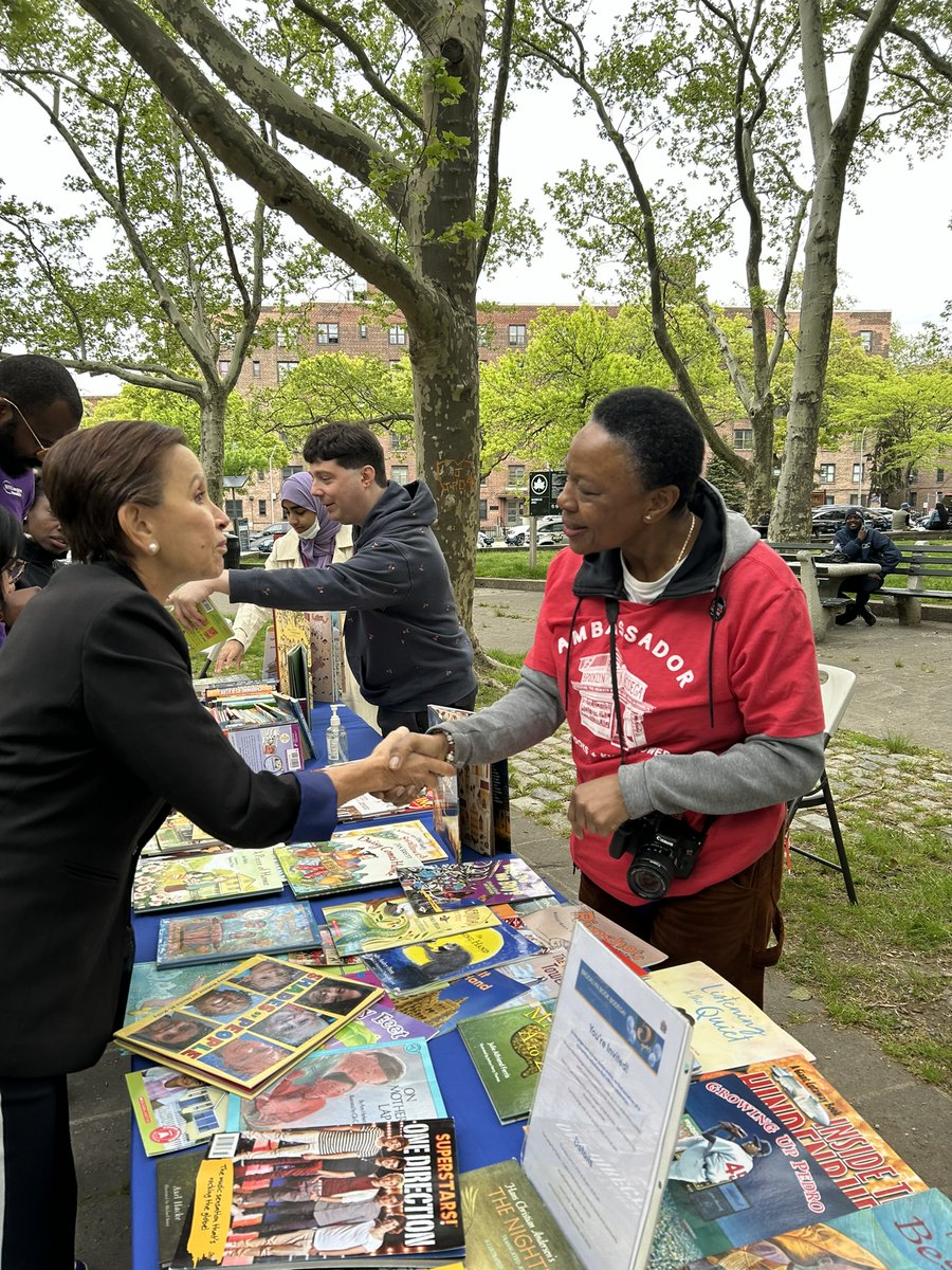 Thank you to @bkcb02 for hosting this afternoon's informative community health fair. It was a wonderful event that provided valuable information on the resources available to help keep New Yorkers healthy. Thank you to all who participated!